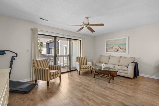 Building Photo - ***Seasonal rental with all utilities avai...