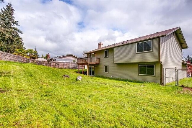 Building Photo - 10224 63rd Ave Ct E, Puyallup, WA, 98373