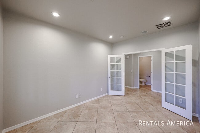 Building Photo - 3173 E Canyon Way