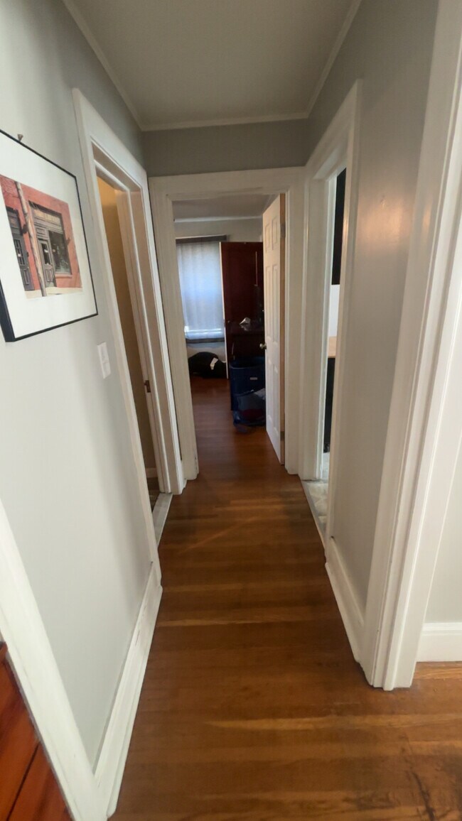 Building Photo - 908 Symonds Pl