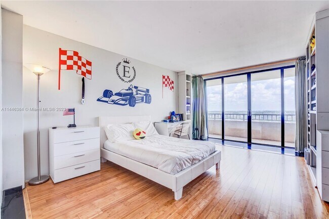 Building Photo - 11113 Biscayne Blvd