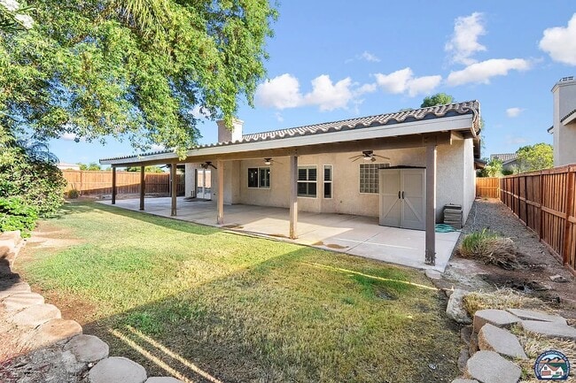Building Photo - 2751 Sandalwood Dr