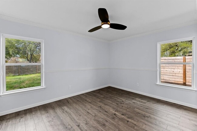 Building Photo - 1307 Yorkshire Dr