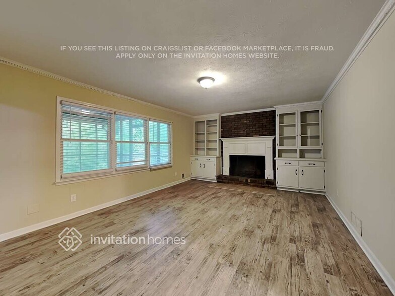 Building Photo - 1760 Deer Run Dr SW