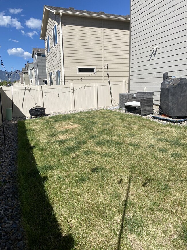 Building Photo - 3 bedroom - Samaritan Loop