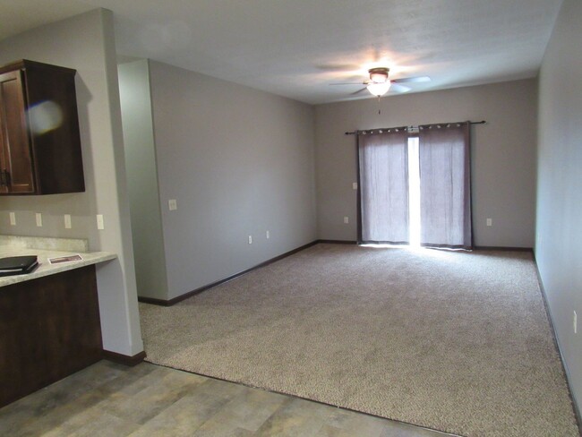 Building Photo - 6402 Keller Cr-- Twin Home