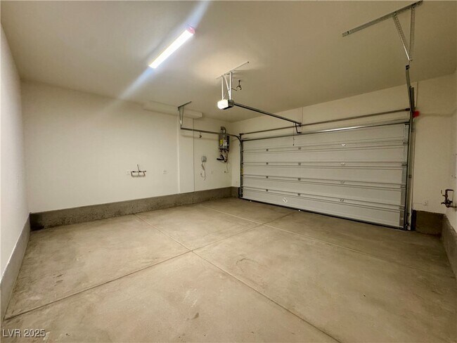 Building Photo - 639 La Vis Acrs Ln