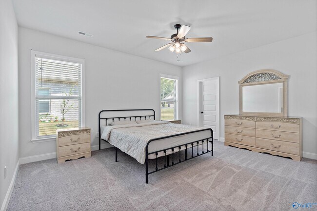 Building Photo - 132 Kambry Grv Dr