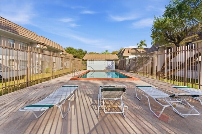 Building Photo - 6921 SW 129th Ave