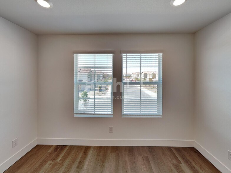 Building Photo - 8165 Braavos Peninsula Ave