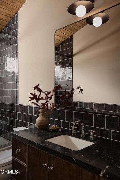 Building Photo - 12406 La Maida St