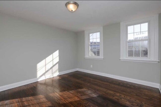Building Photo - 2 Bedroom 1.5 Bath Home in Conshohocken wi...