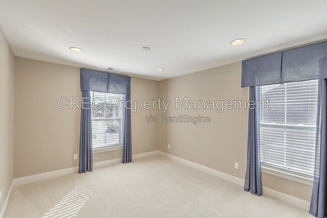 Building Photo - 3342 Great Egret Dr