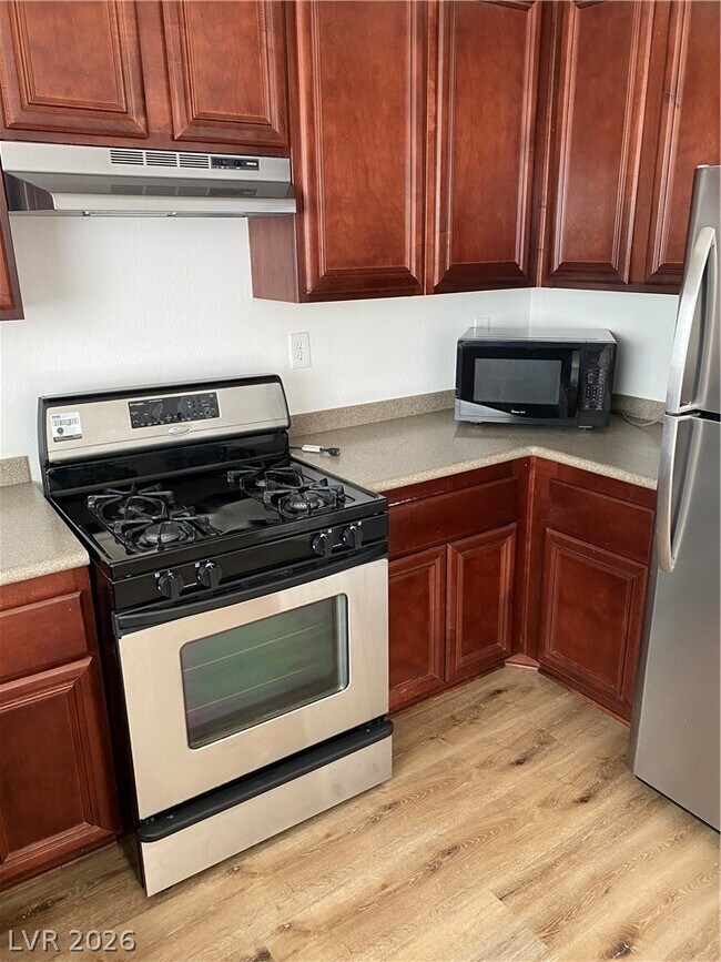 Building Photo - 171 Desert Pond Ave