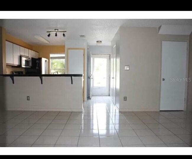 Building Photo - 11127 Alderly Commons Ct