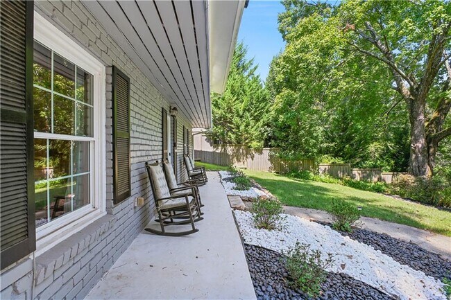 Building Photo - 1708 Childerlee Ln NE