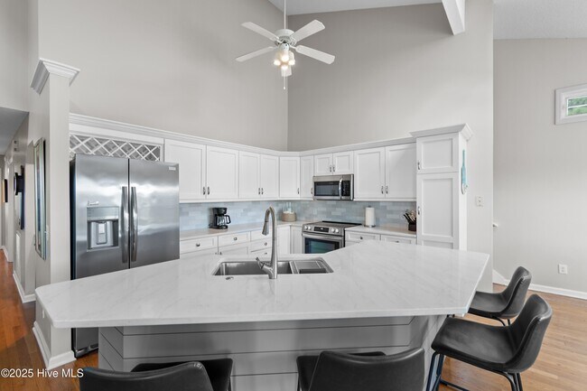 Building Photo - 3155 Lakeside Commons Dr SE