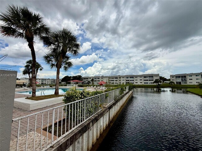 Building Photo - 8600 Sunrise Lakes Blvd