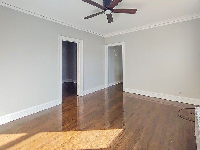 Building Photo - 2815 N Harding Ave