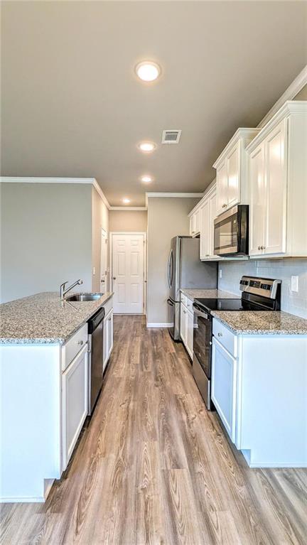 Building Photo - 3668 Acorn Dr