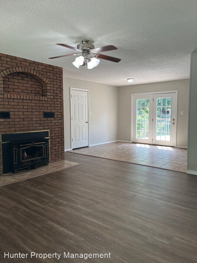 Building Photo - 3 br, 2 bath House - 107 Grand Prairie Drive