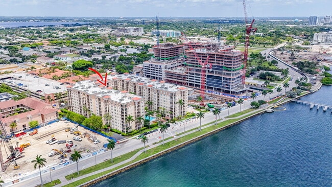 Building Photo - 1801 N Flagler Dr