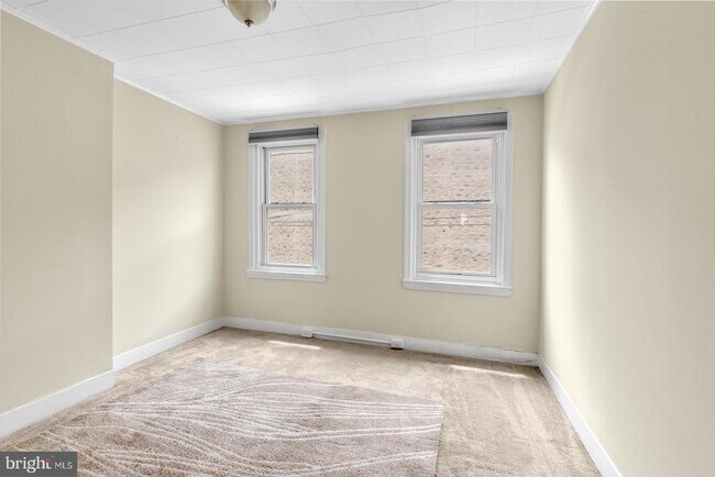Building Photo - 2033 E Letterly St