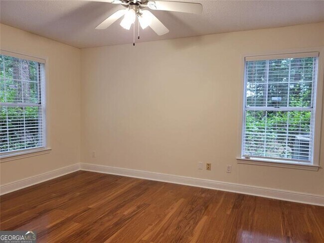 Building Photo - 2108 Santa Fe Pkwy