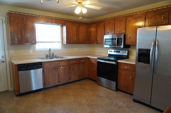 Building Photo - Welcome to your new home!