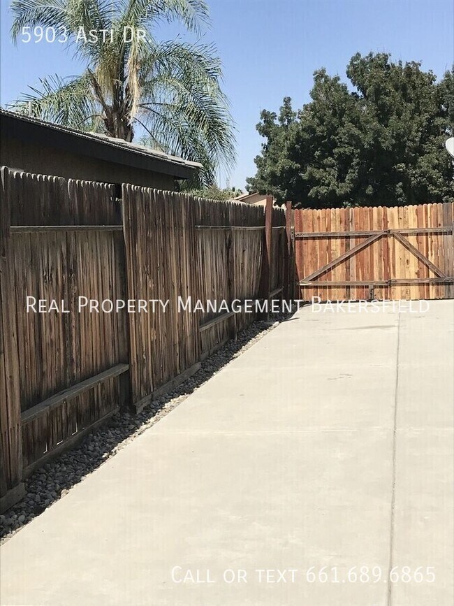 Building Photo - 5903 Asti Dr