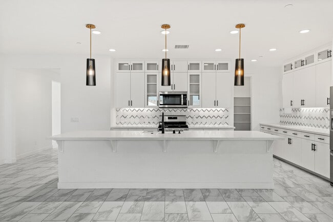 Building Photo - 73584 Henri Dr