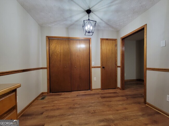 Building Photo - 522 Carl-Cedar Hill Rd
