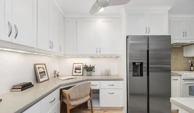 Building Photo - Spacious and  light-filled one-bedroom, on...