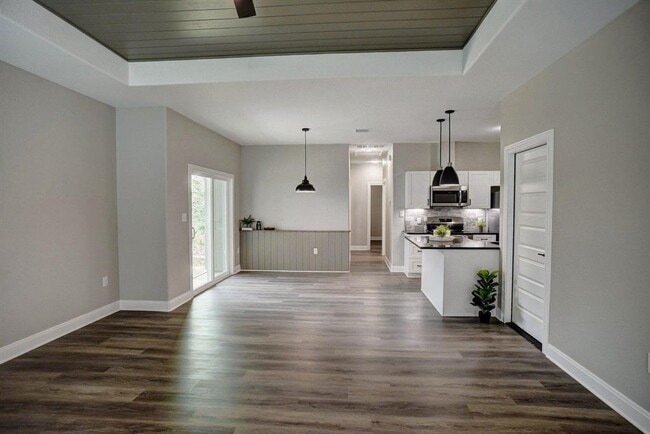 Building Photo - 123 S Kanaio Dr