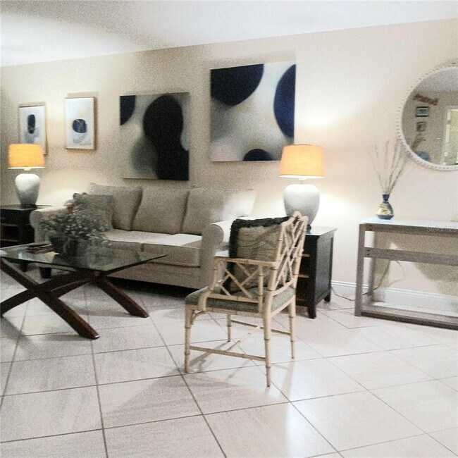 Building Photo - 7143 Wood Creek Dr