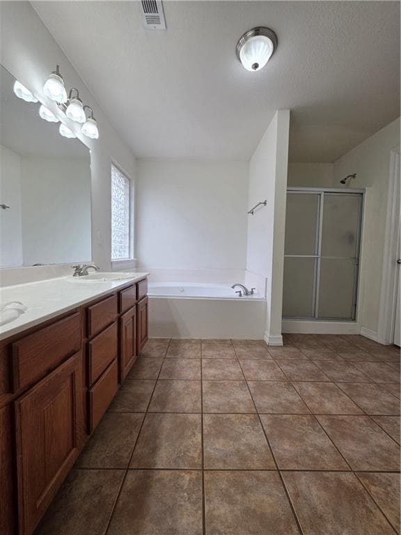 Building Photo - 4401 Summerfield Cir