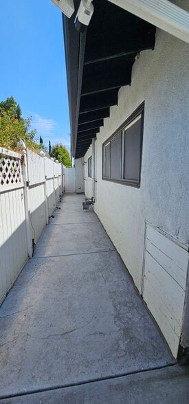 Building Photo - 14926 Mayall St