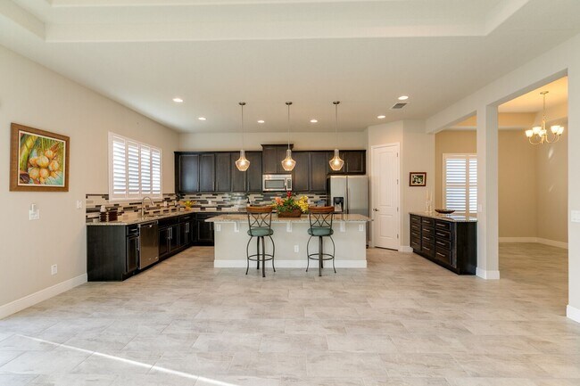 Building Photo - Luxury Living At An Affordable Price