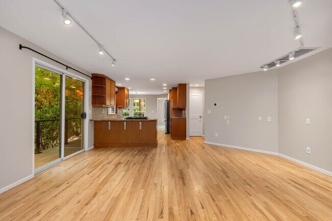 Building Photo - 11402 NE 103rd St