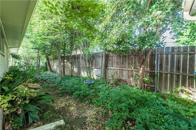 Building Photo - Updated White Rock Lake Area Duplex