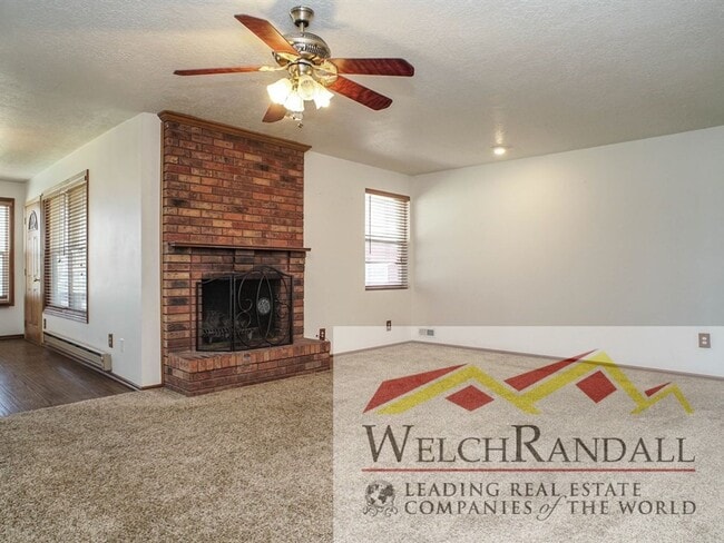 Building Photo - Beautiful 4 Bedroom Home in Layton