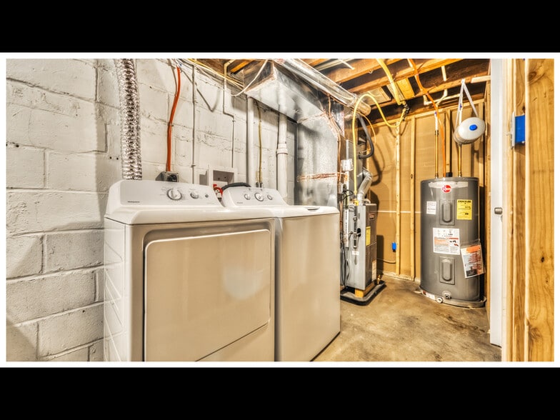 Building Photo - 3336 W Caton Ave