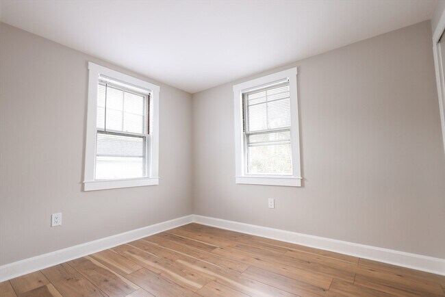 Building Photo - 31 Graham St