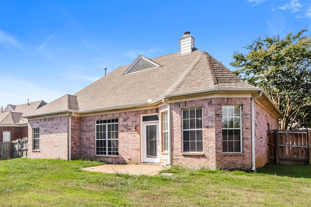 Building Photo - 8167 White Wing Cove W
