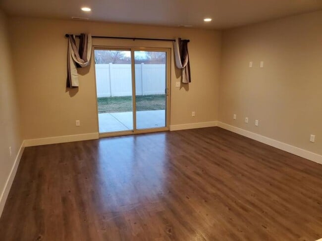 Building Photo - 2 bedroom in Billings MT 59105