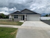 Building Photo - Post Falls Rancher