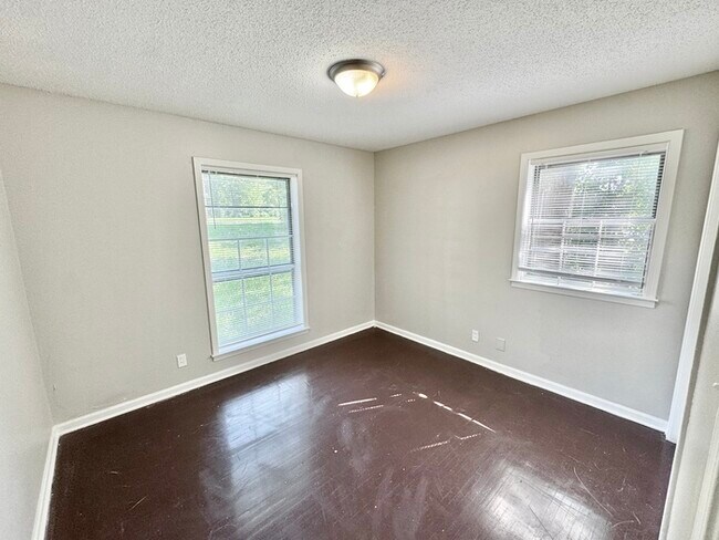 Building Photo - 2511 Frayser Blvd