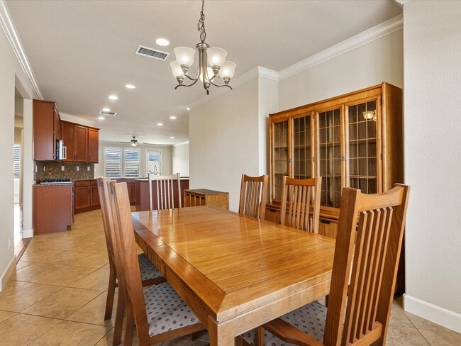 Building Photo - Located in the Exclusive Somersett Regency...