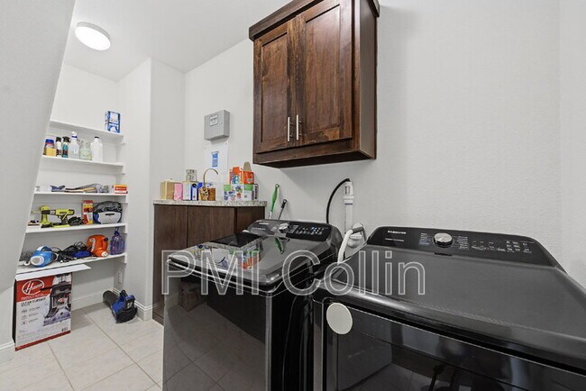 Building Photo - 8701 Fairway Ln