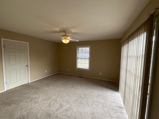 Building Photo - Sit Back, Relax. Your New home Awaits.